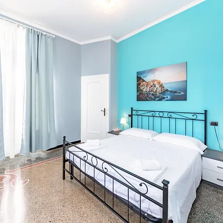Galia Roomsself Check In H24 Guest house Genoa