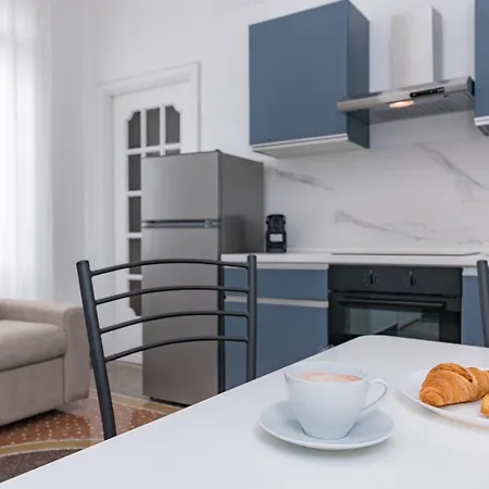 Galia Roomsself Check In H24 * Genoa