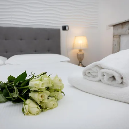 Galia Roomsself Check In H24 Genoa