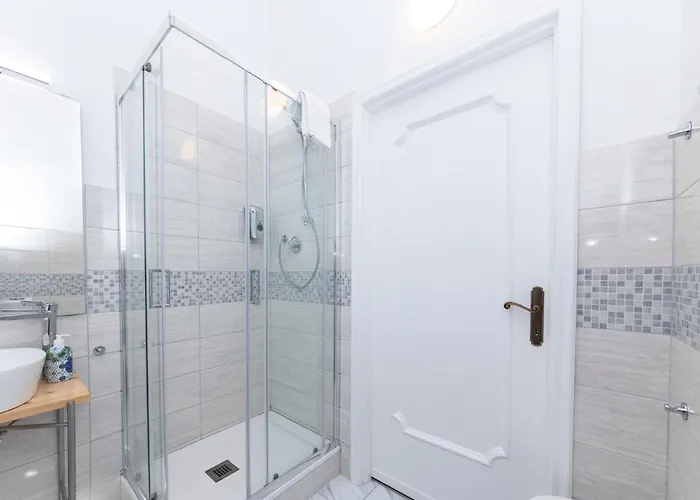 Konukevi Galia By Portofinovacanze 4*